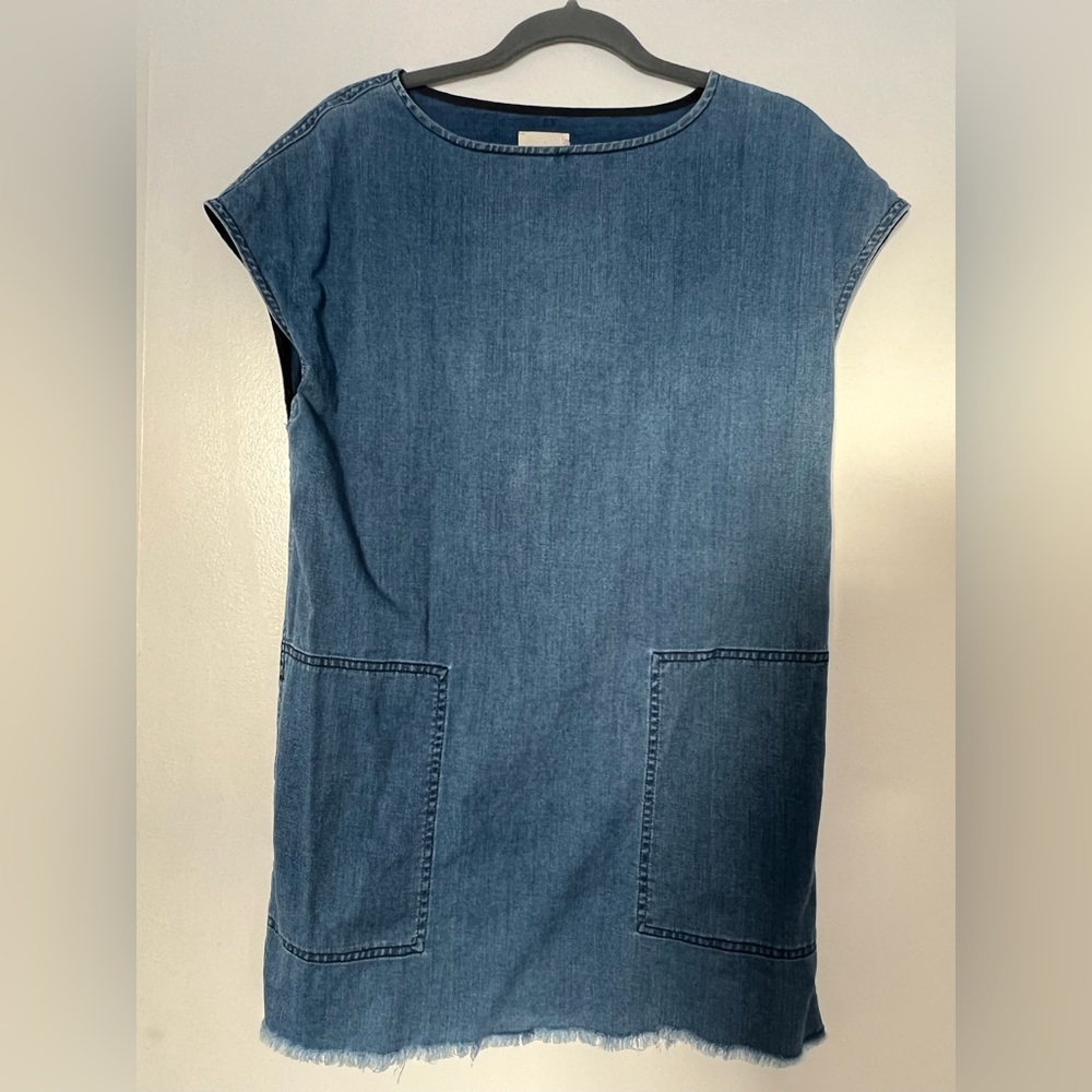 Denim t-shirt style dress 🧢